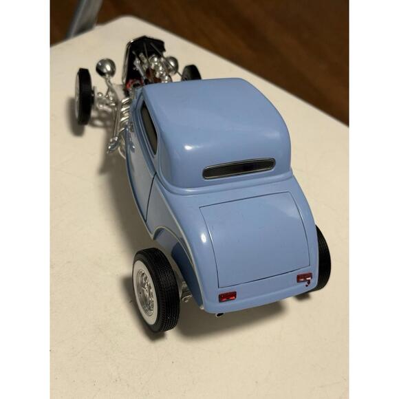 AMERICANMUSCLE '34 Ford NEWSTALGIA 1：18 American Muscle 1:18 1934